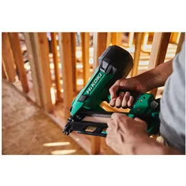 Hikoki Akku-Streifennagler 34° - 18 V, 50-90 mm Nägel, 3,7 kg, inkl. 2 Akkus 18V/5Ah + Ladegerät