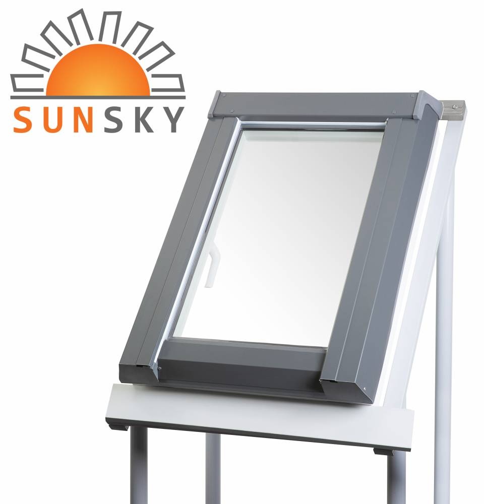 Modernes Kunststoff-Ausstiegsfenster „SunSky - der Dachausstieg“ mit Eindeckrahmen für Warmdach