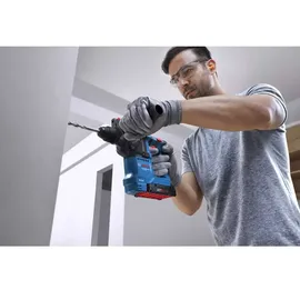 Bosch GBH 18V-18 inkl. 2 x 4,0 Ah + GAL 18V-20