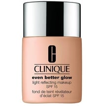 Clinique Even Better Glow Light Reflecting Makeup LSF 15 CN 74 beige 30 ml