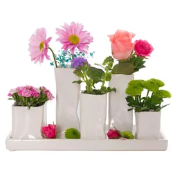 Jinfa Handgefertigte kleine Keramik Deko Blumenvasen Set aus 5 Vasen in weiß auf einem Tablett