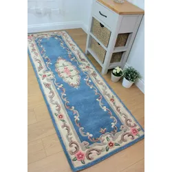 Kadima Design Traditioneller Wollteppich `Beauly` mit Handgeschnitzten Details. Farbe: Blau-Beige, 67x210 cm