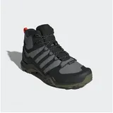 Solid Grey / Core Black / Olive Strata 47 1/3
