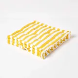 Homescapes Breit gestreiftes Bodenkissen – gelbes Sitzkissen 50x50 cm mit Tragegriff für Stühle & Boden, Matratzenkissen mit Blockstreifen, Sitzerhöhung für Garten & Balko