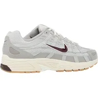 Nike P-6000 Herren College Grey/Burgundy/Crush 40,5