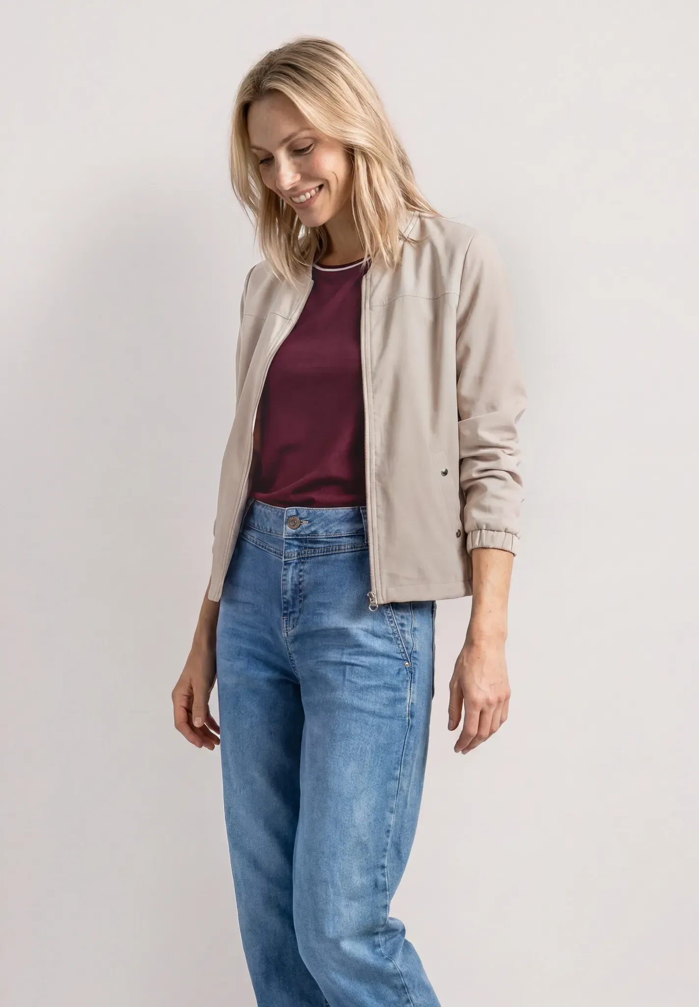 Kurzjacke STREET ONE, Damen, Gr. 34, beige (clay sand), Web, 53% Baumwolle, 41% Polyester, 6% Elasthan, unifarben, normal normal, Rundhals, elastischer Bund, Jacken Kurzjacke, im soften Baumwoll-Mix