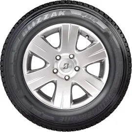 Bridgestone Blizzak W810 215/65 R16C 109/107R
