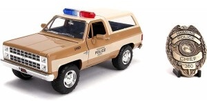 StrangerThings Hopper's 1980 Chevy Blaze Spielzeugauto Modellauto 1:24 Türen ...