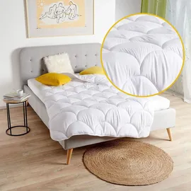 Traumschlaf Basic Faser Ganzjahresdecke medium, Füllung: 100% Polyester 200x220 cm