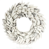Türkranz für Weihnachten - weißer Adventskranz mit Blättern und Zapfen