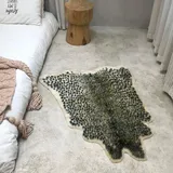 Cammeciso Kuhfell-Teppich,waschbarer Rindsleder-Teppich,Kuhfell-Teppich mit Leopardenmuster,Weich Im Griff,UnregelmäßIges Muster,Realistisches Aussehen,für Wohnzimmer Schlafzimmer Büro Stuhl Sofa