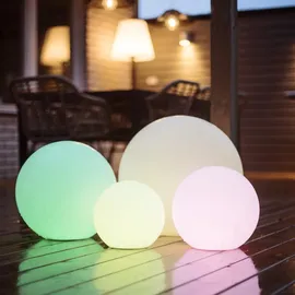 StarTrading STAR Trading Große Leuchtkugel Twilights | Gartenkugel 40cm RGB Farbwechsel weiß Fernb.Aufladbar
