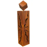 Gartendekoshop24 – Gartendeko Rostsäule mit Rost Würfel, 60 cm. Rost Gartensäule aus Edelrost, handgemachte Metallarbeit, für draußen. Metall Rostsäule, Stele mit Würfel und Muster.