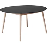 Esstisch HAMMEL FURNITURE "Meza Designtisch mit Auszugsfunktion und 2 Einlegeplatten", schwarz (schwarz, naturfarben), B:135cm H:73,5cm T:135cm, Tischplatte: Schwarzes nanobehandeltes Fenix-Laminat (schwarzer Rand), Gestell: Gestell: Weiß pigmentierte Eiche matt Lack (Massivholz;Mit nanobehandeltem Laminat, einer matten, seidigen Oberfläche, die Fingerabdrücke abweist und langlebig und hygienisch ist, Tische, Esstisch, Ø135(231) cm, runde Tischplatte aus MDF/Laminat, Massivholzgestell