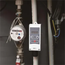 EMOS Anlegethermostat P5683 mit einstellbarer Schaltempfindlichkeit und digitalem Display 5 bis 80 °C 45 x 45 x 110 mm