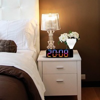 SPORTARC Digitale Projektions-Uhr, Projektionswecker, multifunktionale LED-Projektionsuhr mit Temperaturanzeige, bunt (schwarz)