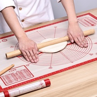 Silikon Backmatte Extra groß 91x 61cm, Größe Antihafte Silikonmatte mit Messung, Teigmatte, Backenunterlage für Ofen, Ausrollmatte für Teig Fondant Gebäck von KITCHENRAKU KR, Rot