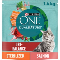 Purina ONE Dual Nature Sterilisiertes Katzenfutter mit Heidelbeere und Lachs, 6 Beutel à 1,4 kg
