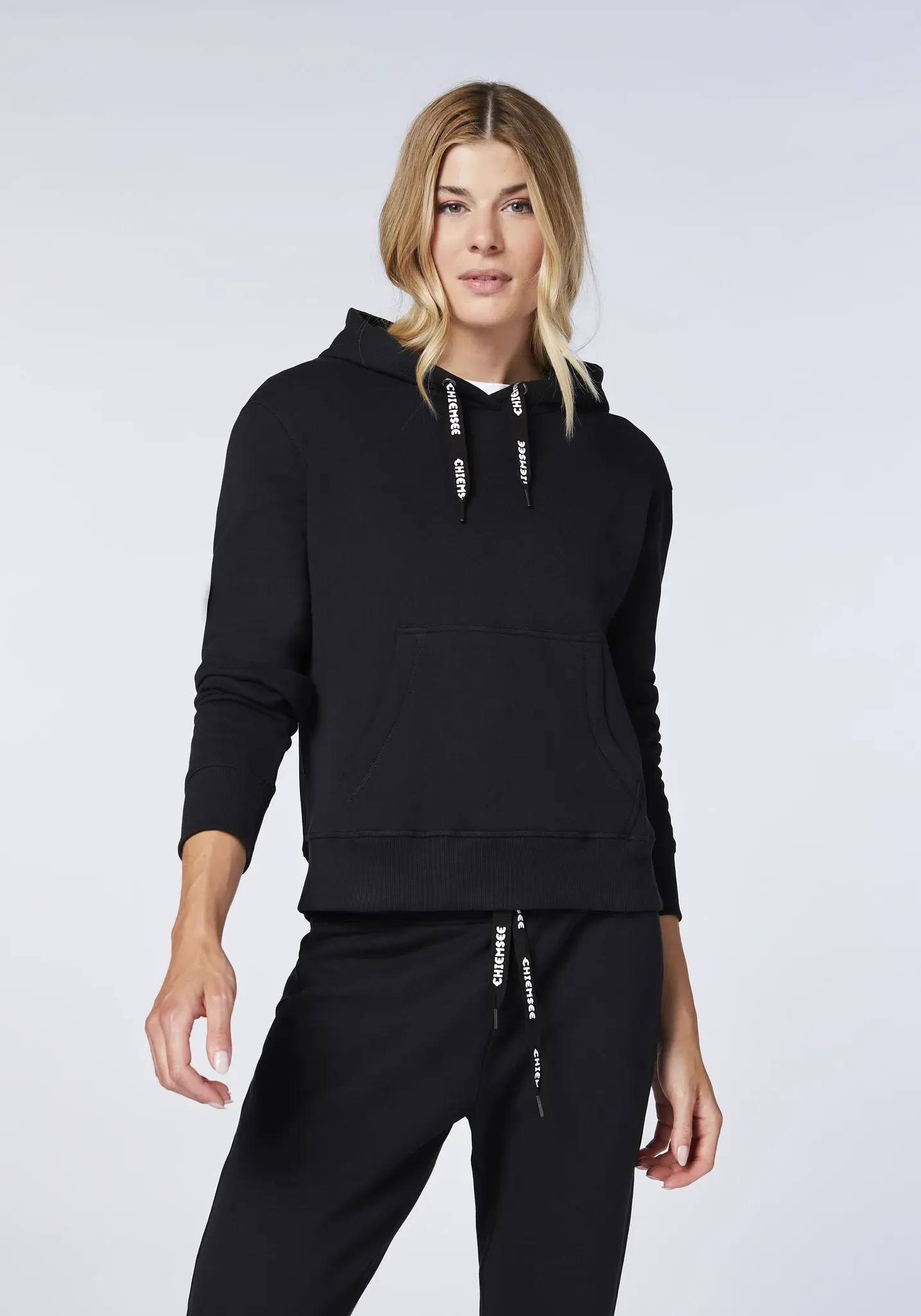 Kapuzensweatshirt CHIEMSEE, Damen, Gr. XXL (50/52), schwarz (schwarz beauty), 60% Baumwolle. 40% Polyester, ohne Ausschnitt, Sweatshirts