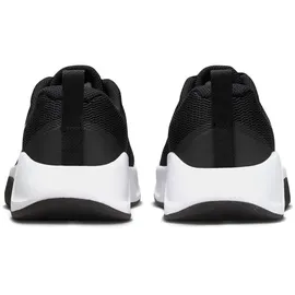 Nike MC Trainer 3 Fitnessschuhe Damen 001 black/white 39