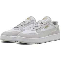 Sneaker PUMA "Court Classic Sneakers aus Wildleder Erwachsene", Gr. 42.5, weiß glacial gray gold, Obermaterial: Synthetik, Kuhleder; Futter: Textil, Synthetik; Innensohle: Textil; Laufsohle: Gummi, Schuhe