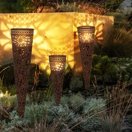 Harms Import Gartendeko Windlicht Erdspieß Kerzenhalter Außenbereich Gartenstecker Kerzenständer Stahl, inkl. Teelichthalterung, Höhen 29-41-51,5 cm, 3er Set