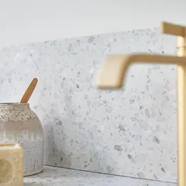 Tikamoon Edgar - Badezimmermöbel aus massivem Teakholz und Premium-Terrazzo Moon 120 cm
