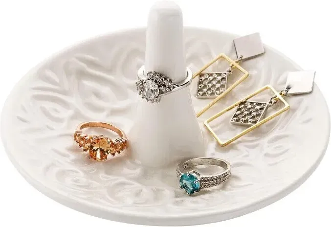 MyGift Dekorativer weißer Keramik-Ringhalter für Schmuck, Ringkegel und Schmuckablage mit Herzdesign
