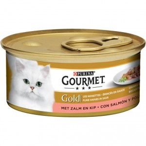 Gourmet Gold Fijne Hapjes in saus met zalm en kip natvoer kat (85 g)  2 trays (48 x 85 g)