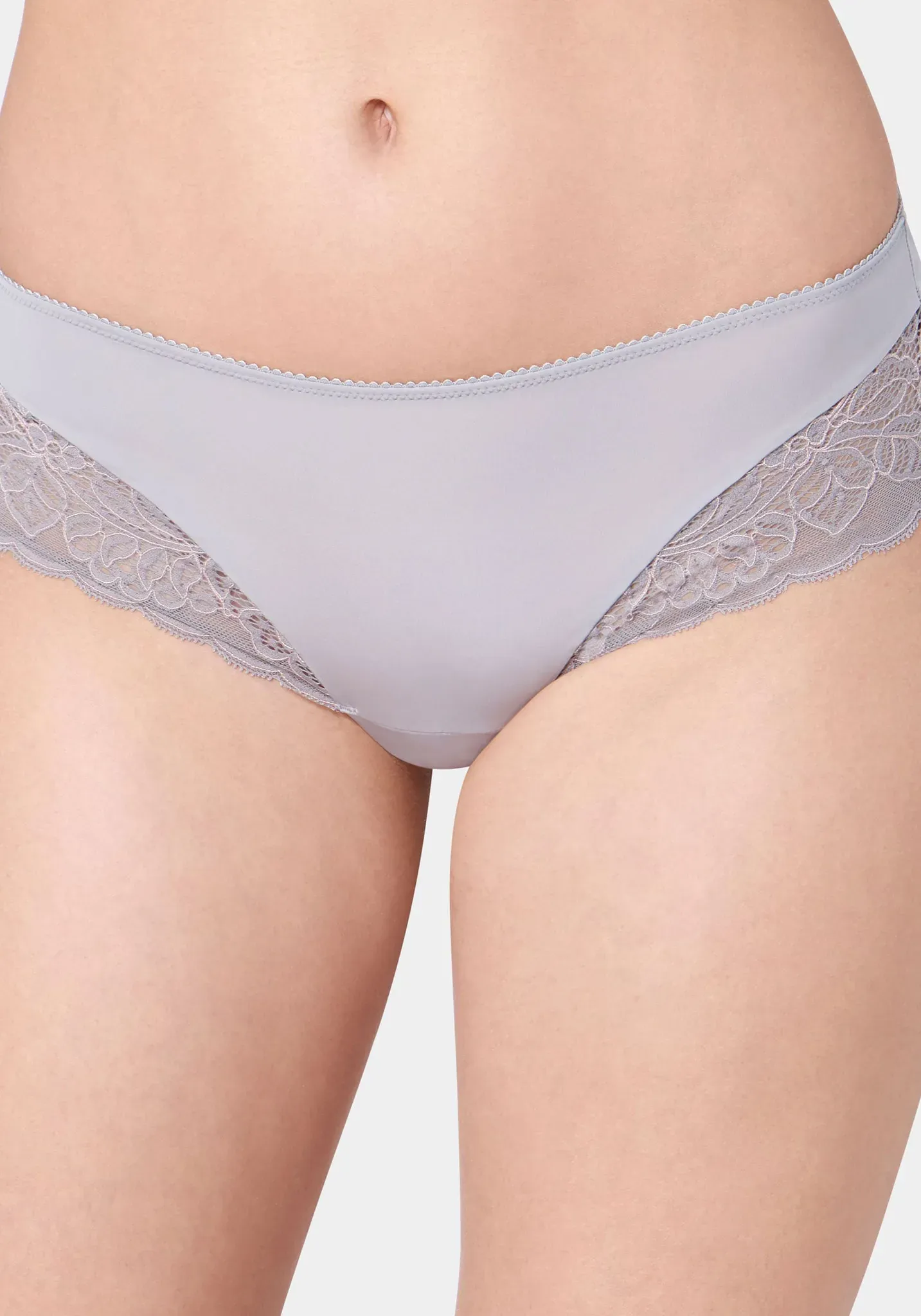 Triumph Slip »Amourette Spotlight Hipster X«, mit floralen Spitzendetails Triumph GREY COMBINATION 40