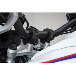 SW-Motech Lenkerverlegung - H=32 mm. Verlegung um 20 mm. Schwarz. BMW-Modelle., schwarz