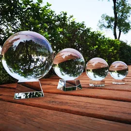 Intirilife Glaskugel mit Ständer in KRISTALL KLAR 130 mm – Kristallkugel mit Glasständer perfekt geeignet für Fotografie, Meditation, Dekoration