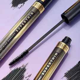 Eveline Cosmetics Mascara mit einer dünnen Bürste