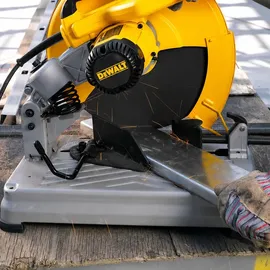 DeWalt Trennschleifer D28715 2200Watt