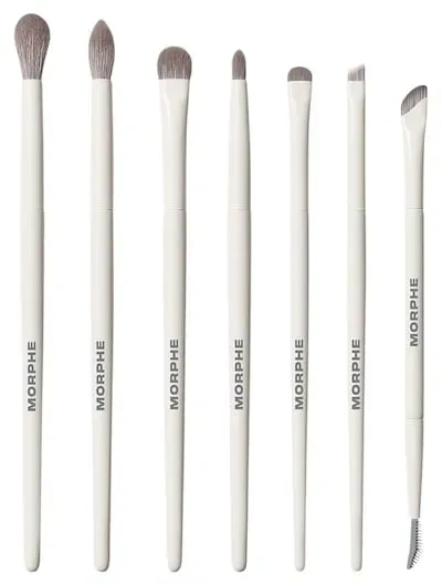 Morphe Pinsel Augenpinsel-SetsEye Want It All 7-Piece Eye Brush Set M303 Large Paddle Packer Eyeshadow Brush + M331 Tapered Blender Eyeshadow Brush + M333 Large Rounded Blender Eyeshadow Brush + M363 Angled Eyeliner Brush + M382 Detail Smudger Eye Brush + Pointed Detail Eye Brush + Dual-Ended Precision Brow Brush & Comb 7 Stk. (4,71 € / 1 Stk.)