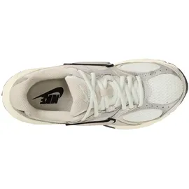 Nike V5 RNR Sneaker Damen summit white/lt orewood brn-sail-black 36