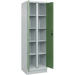 C+P Aufbewahrungs Doppel-Spind Classic PLUS, Sockel, 2 Abteile, HxBxT 195x60x50cm Sicherheitsdrehriegel, Hellgrau/Resedagrün von PROREGAL
