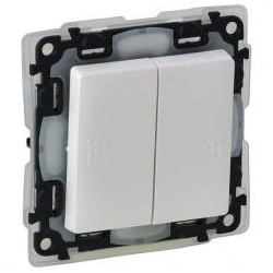 Legrand Valena Life, Serienschalter IP44 (ultraweiß)