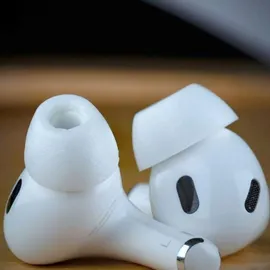 COMPLY TrueGrip MAX | Premium Memory Schaumstoff Ersatz-Ohrstöpsel für AirPods Pro 3 Weiss Größe L, 3 Paar