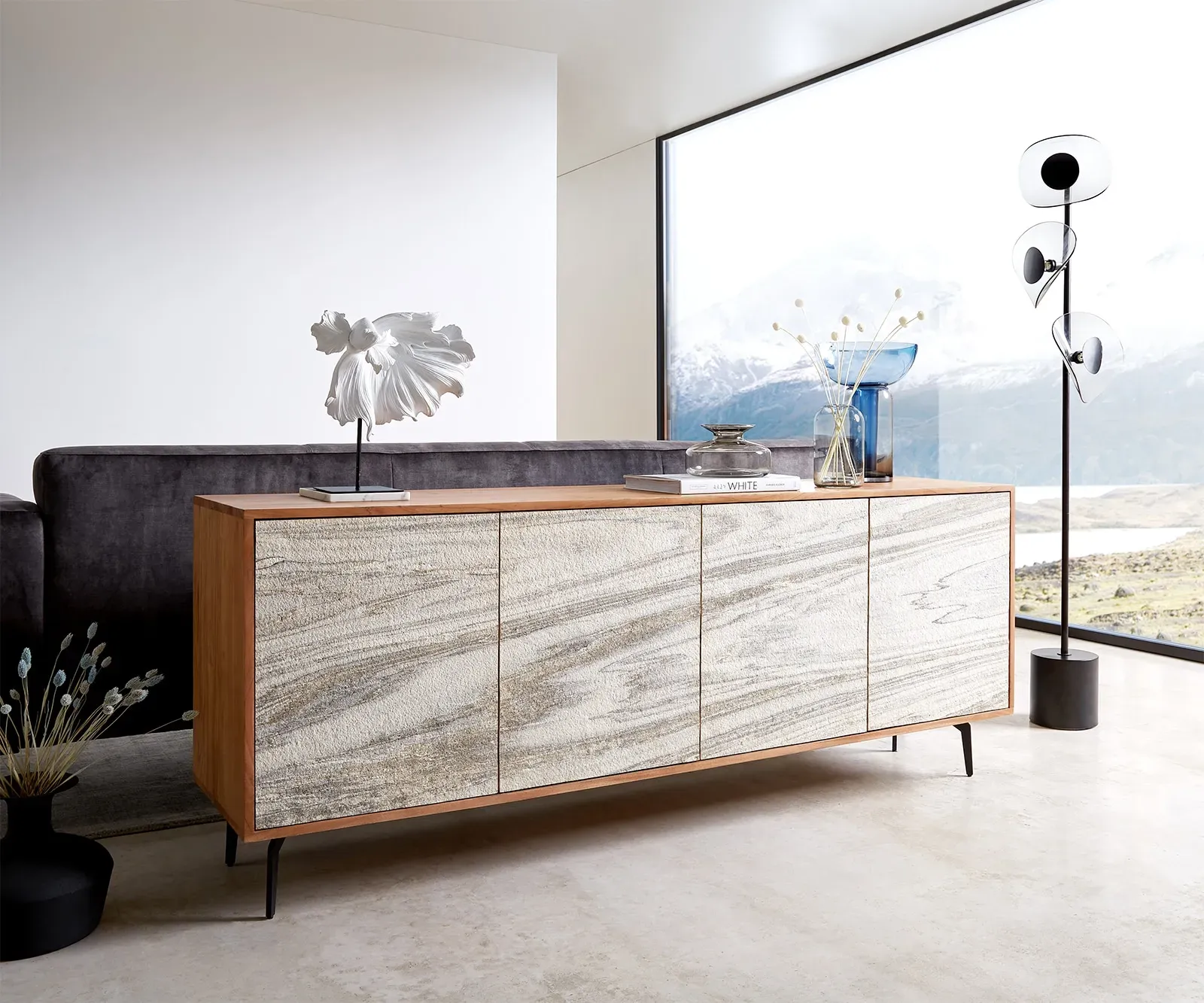 Sideboard Kleo 175 cm Akazie Natur 4 Türen Winkelfuß Metall Schwarz