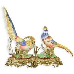 Casa Padrino Jugendstil Porzellan Deko Fasane Mehrfarbig / Messing 39 x 18,3 x H. 32,5 cm - Schreibtisch Deko - Barock & Jugendstil Deko Accessoires