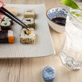 Intirilife Sushi Platte Servier Teller aus Porzellan 26 x 23.4 x 3.8 cm in Weiß | Gr.: onesize