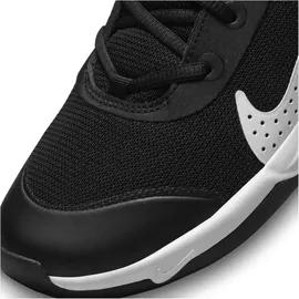 Nike Omni Multi-Court Teens Black/White 37,5