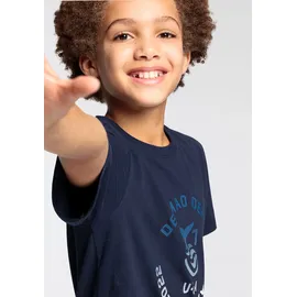 delmao T-Shirt "mit Logo-Print für Jungen", Jungen, Gr. 176/182, blau (marine), Single Jersey, Obermaterial: 100% Baumwolle, bedruckt, Basic hüftbedeckend, Rundhals, Shirts T-Shirt, Kurzarm, Basic-Passform, mit Logodruck, Rundhalsausschnitt