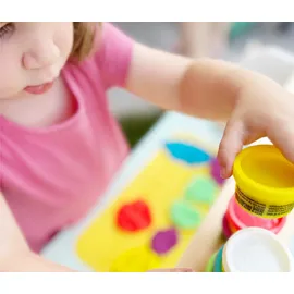 roba Play-Doh nachhaltiges Spielset 3D-Kreativmatte 12 Knetdosen FSC-Holzwerkzeuge