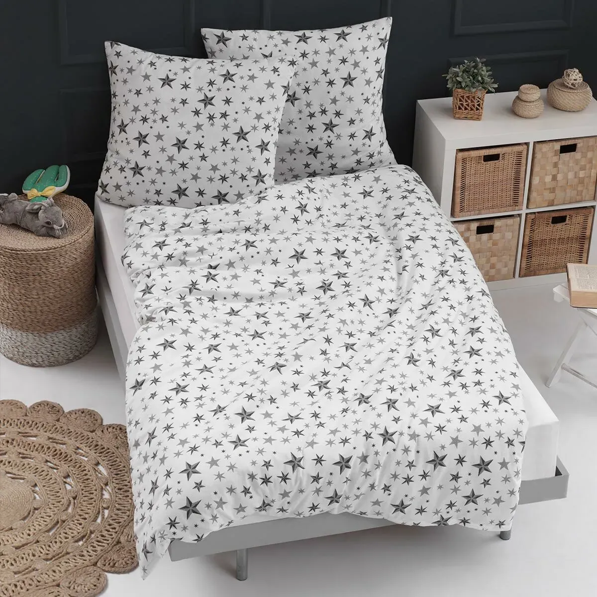 Traumschlaf Flanell Bettwäsche Sterne 155x200 cm + 80x80 cm - grau
