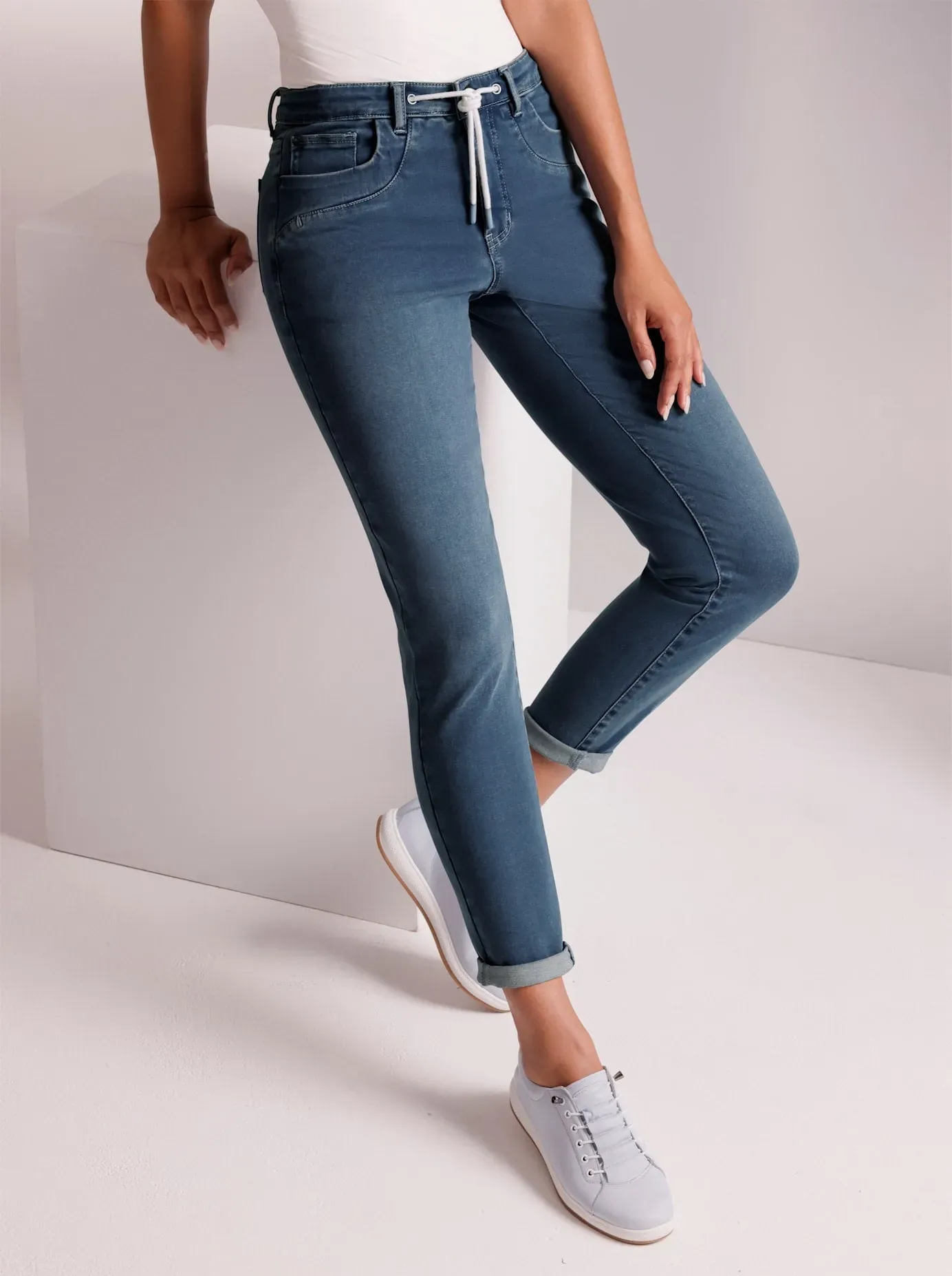 5-Pocket-Jeans CREATION L PREMIUM, Damen, Gr. 36, Normalgrößen, blau (blau, bleached), 56% Baumwolle, 33% Modal, 8% Elastomultiester, 3% Elasthan, unifarben, lang, Jeans 5-Pocket-Jeans