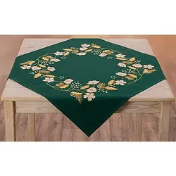 Stickmitteldecke "Christrosen"