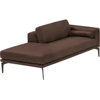 Ottomane EGOITALIANO "Masu, Design trifft super Sitzkomfort, mit toller Detailverarbeitung", braun (chocolate), B:182cm H:95cm T:97cm, Leder »BULL« (echtes Rindsleder). Geschliffenes, pigmentiertes und behandeltes Rindsleder mit einer Dicke von 1, 3-1, 5 mm. Dieses Leder zeigt eine ziemlich weiche Hand mit einem halb undurchsichtigen Aussehen. Es handelt sich um ein geschütztes Leder. Eine leichte Deckschicht schützt sie vor Flecken, ohne ihre ursprünglichen Eigenschaften zu verändern. Die geschützten Leder kombinieren die Vorteile von Natürlichkeit und Weichheit mit einer guten Beständigkeit gegen Verschleiß und Ausbleichen. Das Vorhandensein der charakteristischen Zeichen, die das Leben des Tieres bestimmen, wie Narben, Körnungsunterschiede, Falten, Adern, Disharmonien in Farbtönen, beweisen ihre absolute Echtheit und großen Wert., Sofas, Ottomane, Rückenkissen und Armteilrolle für mehr Komfort, mit Metallfüßen