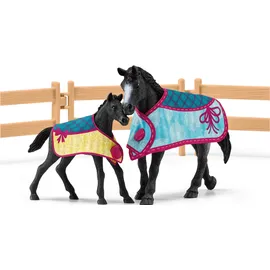 Schleich Horse Club Pferdebox mit Stute und Fohlen 42611